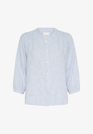 Stribet bluse i lys blå og hvid, lavet af blødt stof, rund halsudskæring, knaplukning og ærmer i trekvart længde med samlet detalje.