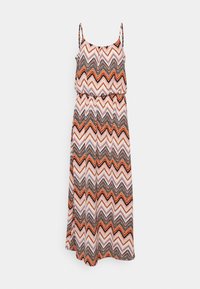 Mouwloze maxi-jurk met oranje, zwarte en witte zigzagprint, een getailleerde taille en dunne schouderbandjes op een witte achtergrond.