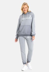 Unausgewählt, grey