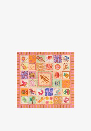 Kleurrijke sjaal met patroon van oranje, roze en blauwe vierkanten met bloemen, dieren, fruit en de tekst "Oilily" in het midden.