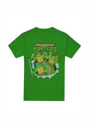 Grünes Baumwoll-T-Shirt mit einem bunten Grafikelement von vier anthropomorphen Schildkröten mit Waffen, umrahmt von einem zerrissenen Hintergrund.