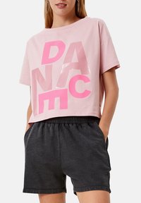 QS CROPPED  - T-shirt print - rosa