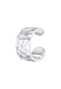 Sølv ring med en hamret overflade og et buet åbent design. Glat inderside, robust form og karakteristisk geometrisk mønster.