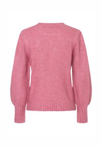 Strickpullover in Texturdesign in Rosa mit rundem Halsausschnitt, Ballonärmeln und geripptem Saum. Der gestrickte Stoff zeigt ein weiches, gemütliches Aussehen.
