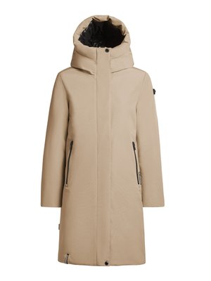 Bež plašč do kolen z visokim ovratnikom in veliko kapuco, z črnimi žepnimi zadrgami, gladkim materialom in minimalističnimi oblikovalskimi podrobnostmi.