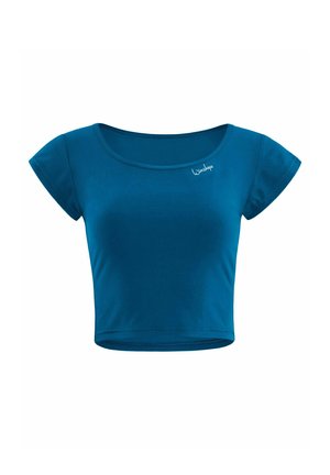 Sinine lühikeste varrukatega lüheline t-särk, mis on valmistatud pehmest puuvillakangast, ümarate dekolteega. Brändi logo on õrnalt broderitud rinnal.