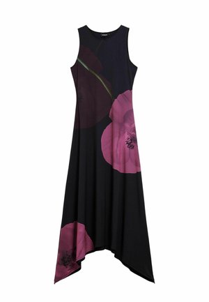 Haljina bez rukava, dužine do koljena, izrađena od mekane tkanine. Ima crnu podlogu s velikim ružičastim cvjetnim uzorcima. Asimetrični kroj ruba.