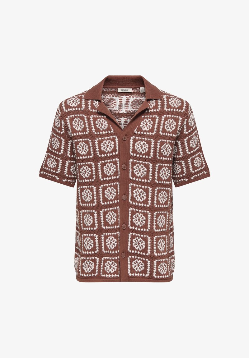 Cardigan marron à manches courtes avec motifs floraux blancs, col avec revers et fermeture à boutons sur le devant. Texture tricotée avec une coupe décontractée.