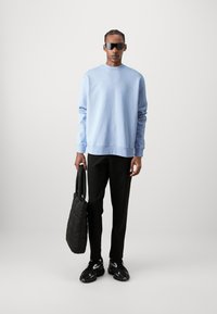 Samsøe Samsøe NORSBRO CREW NECK - Melegítőfelső - brunnera blue