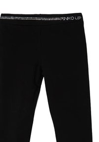 Leggings neri con una texture liscia, dotati di una vita decorata con piccole strass e la scritta "PINKO UP" in un colore a contrasto.