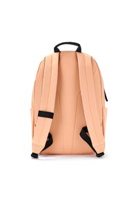 Zaino pesco con spallacci imbottiti e dettagli neri. Caratterizzato da una maniglia superiore e due tasche laterali. Tessuto liscio e testurizzato con dettagli delle cuciture.