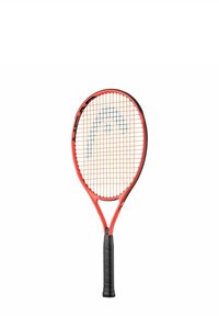 Tennisracket met een rode composietomlijsting, zwarte grip en oranje rastersnaren. Kenmerkt zich door een ronde kop en een taps toelopend ontwerp van de schacht.