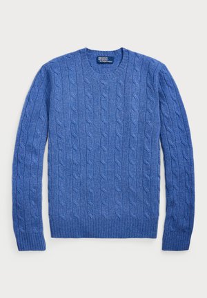 Pulover z modrim kabelskim pletenjem, ki ima okroglo izrezano ovratnico ter rebraste manšete in rob. Narejen je iz strukturiranega pletenega materiala.