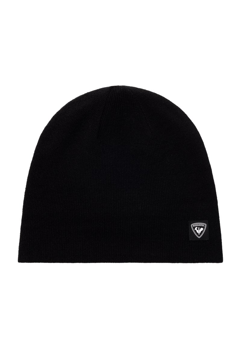 Beanie lavorato a maglia nero con un piccolo patch rettangolare che presenta il logo bianco Rossignol sul bordo inferiore.