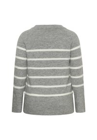Szary sweter dzianinowy w białe poziome paski. Posiada długie rękawy, okrągły dekolt i fakturowane wykończenie. Wyświetlony widok z tyłu.