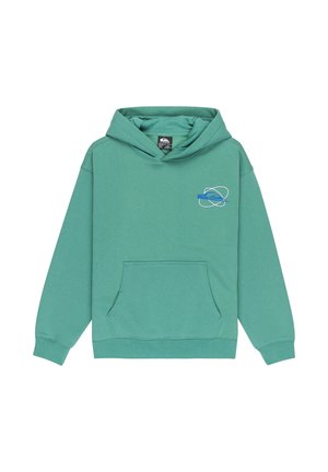 Sweatshirt à capuche de couleur vert sarcelle, avec une poche frontale et un design graphique bleu et blanc sur le côté gauche de la poitrine. Tissu en mélange de coton.
