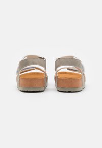 Gioseppo TREDEGAR UNISEX - Sandaalit nilkkaremmillä - piedra