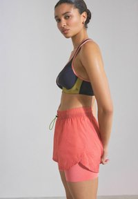Next 2-IN 1 REGULAR FIT - Sportske kratke hlače - coral pink