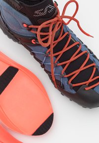 Salewa WILDFIRE EDGE MID GORE TEX - Hikingsko - java blue/onyx
