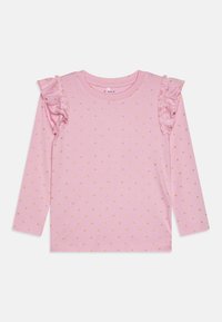 Roze blouse met lange mouwen, versierd met een hartpatroon in goud en zilver. De blouse heeft ruffle-accenten op de schouders en een ronde hals. Gemaakt van zacht katoen.