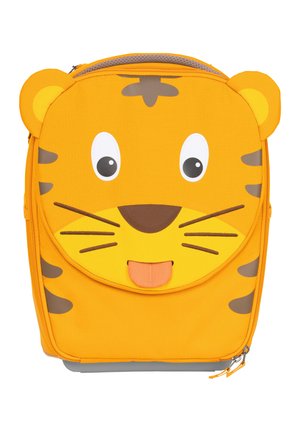 Der gelbe Tiger-Rucksack zeigt ein großes Gesichtdesign mit auffälligen schwarzen Streifen, grauen Akzenten sowie cartoonartigen Augen und Mund.