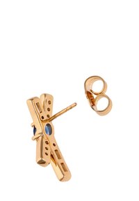 Náušnice ze zlata připomínající motýla, s modrým akcentem uprostřed a jednoduchým designem s výřezy.