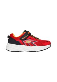 Rote Sportschuhe mit schwarzen Akzenten, aus Mesh-Obermaterial und weißer Gummisohle. Sie verfügen über einen Klettverschluss und dekorative schwarze Schnürsenkel.