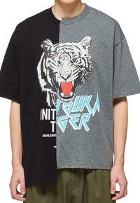 onitsuka tiger t shirt price