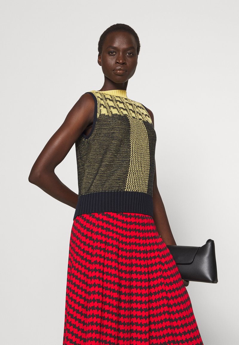 Damen Bekleidung | Victoria Beckham PLEATED SKIRT Faltenrock red/black/rot - JL88991 Damen Bekleidung | Victoria Beckham PLEATED SKIRT Faltenrock red/black/rot - JL88991