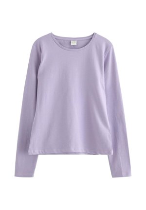 Långärmad skjorta i ljus lavendel bomull, med rund halsringning och en avslappnad passform med en mjuk textur. Inga synliga mönster eller accenter.