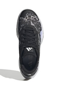 Schwarzer Sportschuh mit Obermaterial aus Mesh und einem strukturierten Schwarz-Weiß-Muster, robusten Schnürsenkeln und einer kontrastierenden Sohle.