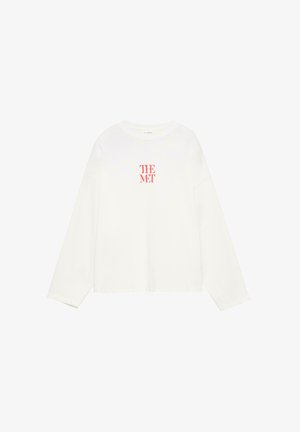 Fehér, hosszú ujjú, kerek nyakú póló, melynek elején középen piros színű "THE MET" felirat található.