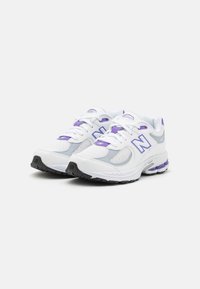 New Balance 2002 UNISEX - Joggesko - white