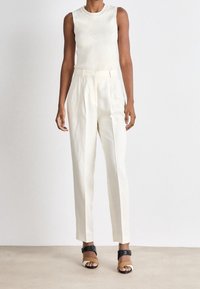 BOSS Tygbyxor - off-white