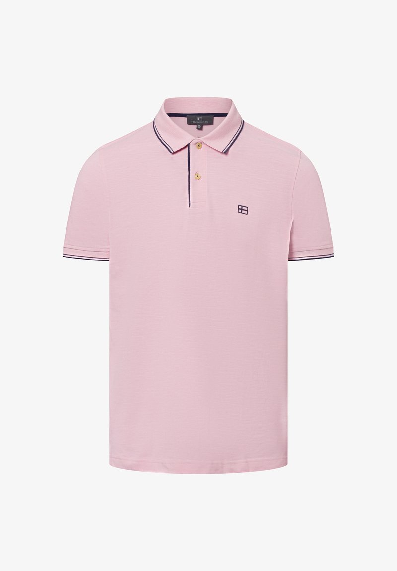 Różowa koszulka polo z teksturowanej tkaniny, krótkie rękawy, dwa guziki przy kołnierzy, oraz granatowe akcenty na kołnierzu i mankietach.