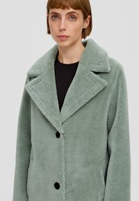 s.Oliver AUS TEDDY-PLÜSCH - Manteau classique - salbeigrün