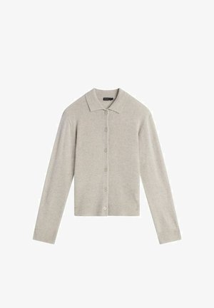 Jasnoszary kardigan z kołnierzykiem, zapinany na guziki, z żebrowanym obszyciem u dołu. Wykonany z miękkiego, teksturowanego materiału z długimi rękawami.