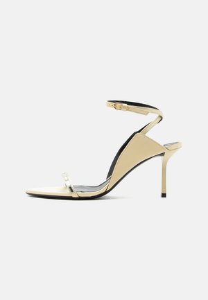 Victoria Beckham Sandales - sand