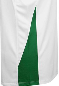Witte sportshorts met een groene driehoekige zijpaneel. Gemaakt van textuurstof, met mesh voor ademend vermogen en versterkte stitching.
