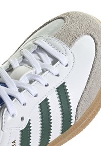 adidas Originals SAMBA UNISEX - Tenisice - ftwr white/collegiate green/gum