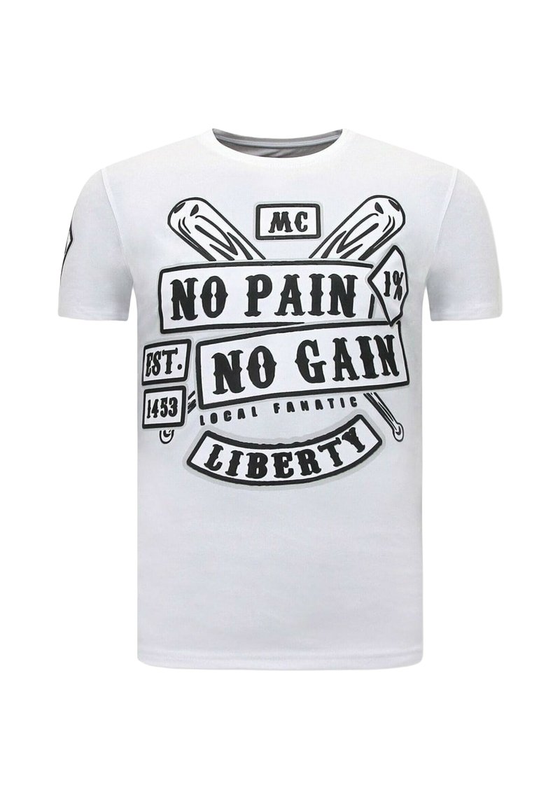 Wit T-shirt met zwarte tekst "No Pain No Gain", gekruiste knuppels en extra tekst "MC", "1%", "Est. 1453" en "Liberty".