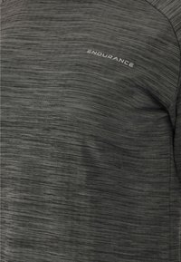 Endurance MIDLAYER L - Langærmet T-shirt -  black