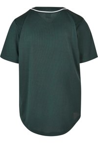 T-shirt de sport vert foncé à manches courtes avec un ourlet arrondi et une bordure claire contrastante le long de l'encolure arrière.