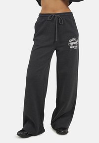 Non sélectionné, dark grey