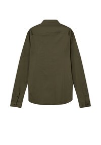 Camicia a maniche lunghe verde oliva con colletto, polsini abbottonati e orlo dritto. Tessuto liscio, con dettagli cuciti sul retro.