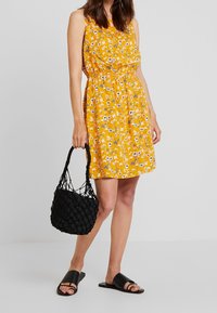 TOM TAILOR DENIM Vapaa-ajan mekko - yellow