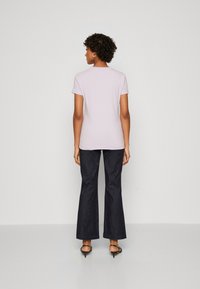 Guess MINI TRIANGLE TEE - T-shirt basic - new light lilac