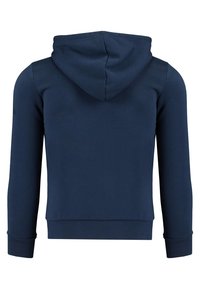 Sudadera con capucha de color azul marino, hecha de una tela suave y elástica. Cuenta con mangas largas, un bolsillo tipo canguro y puños y dobladillo acanalados.