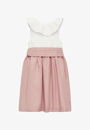 Rosa Kleid mit einem ausgestellten Rock, weißem Oberteil mit strukturierten Punkten und einem gerafften Halsausschnitt. Die Taille wird mit einem gefalteten Band betont.