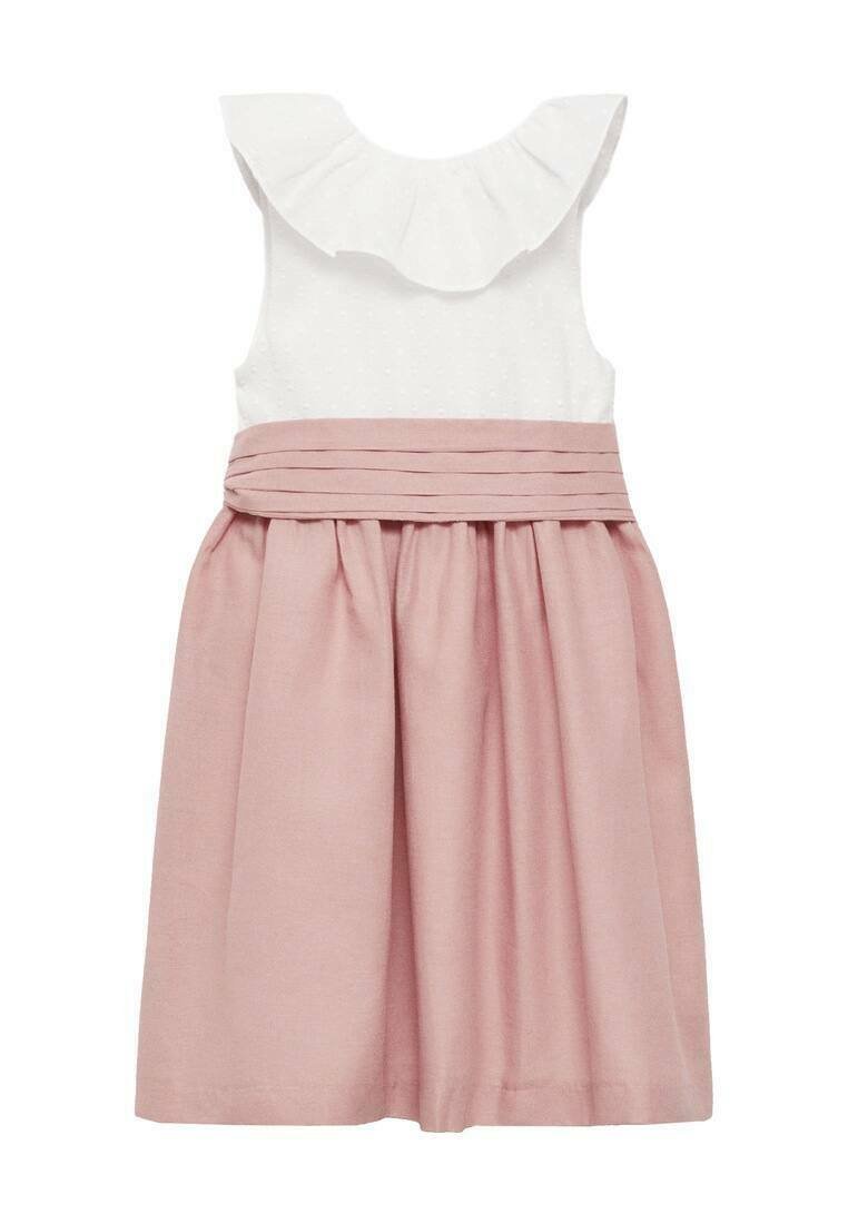 Rosa Kleid mit einem ausgestellten Rock, weißem Oberteil mit strukturierten Punkten und einem gerafften Halsausschnitt. Die Taille wird mit einem gefalteten Band betont.